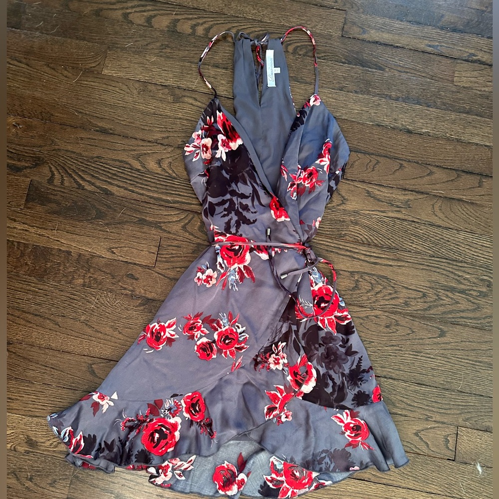 Preloved XS Lovers + Friends wrap mini dress